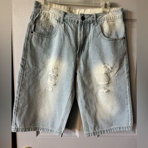 EUC men’s size 32 Jean Bermuda shorts